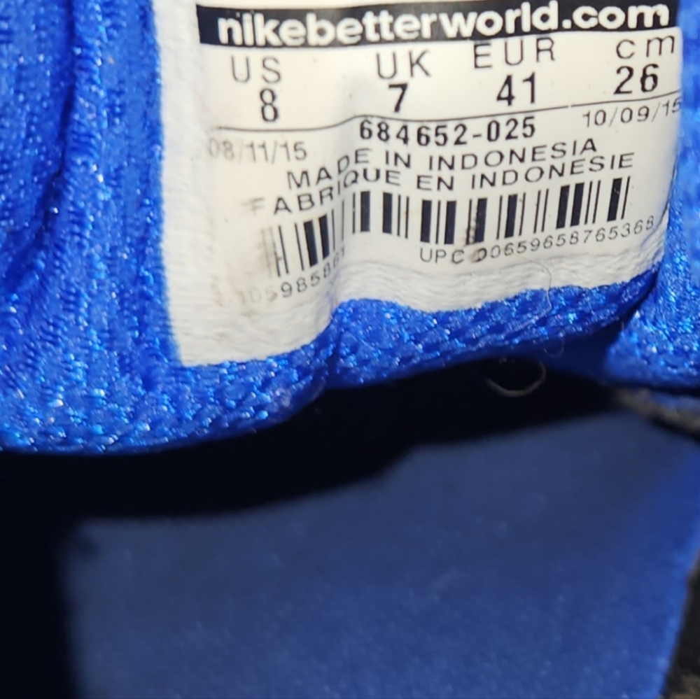 Nike - Picture 3 of 3